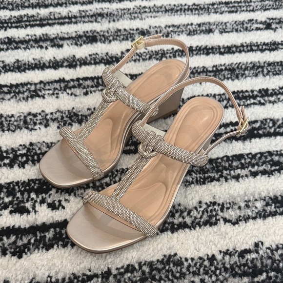 Adrienne Vittadini Shoes - Adrienne Vittadini Adonnis wedge heel sandal
Size 7.5